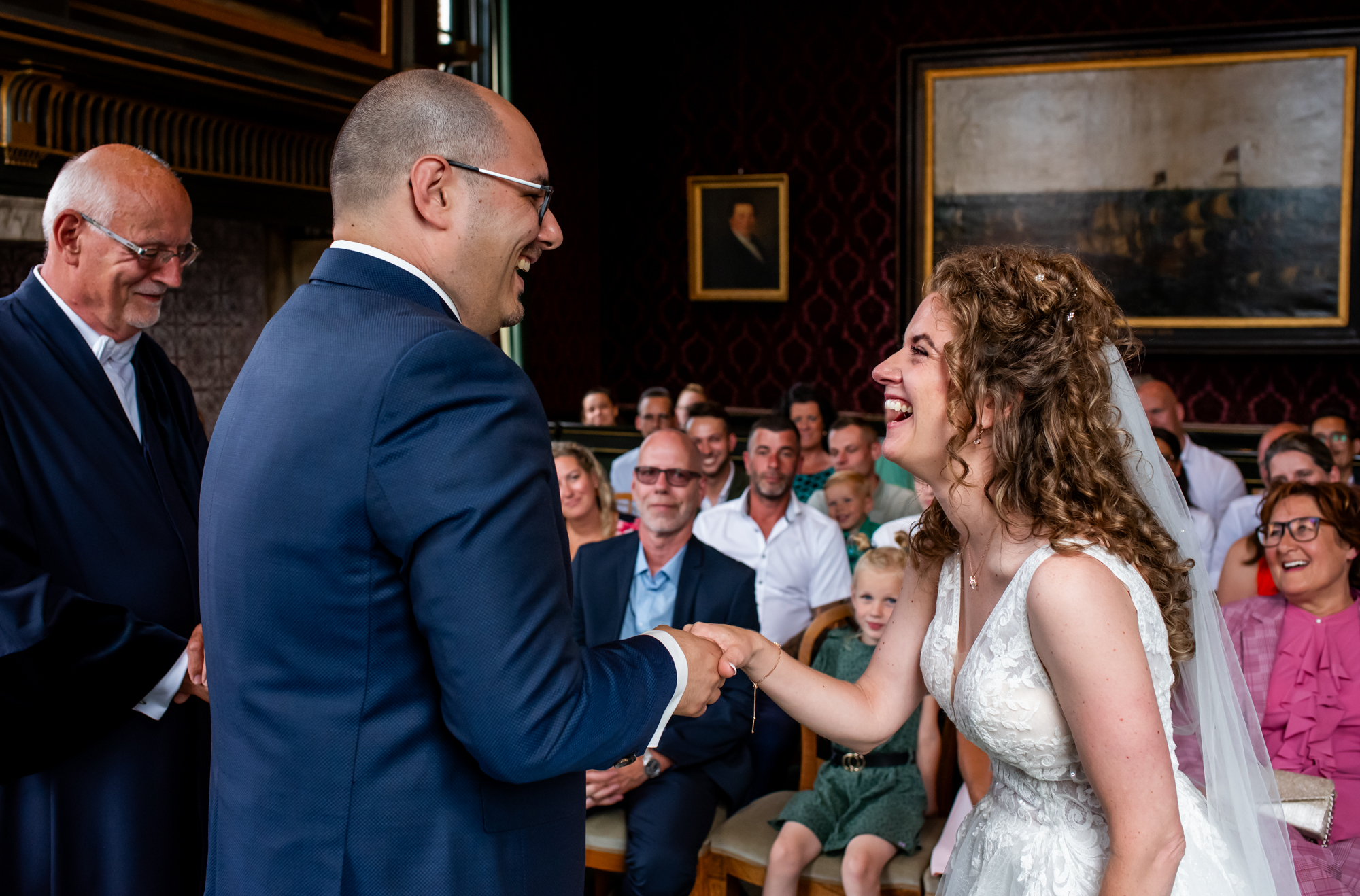 Lachen tijdens de geloften tijdens de ceremonie