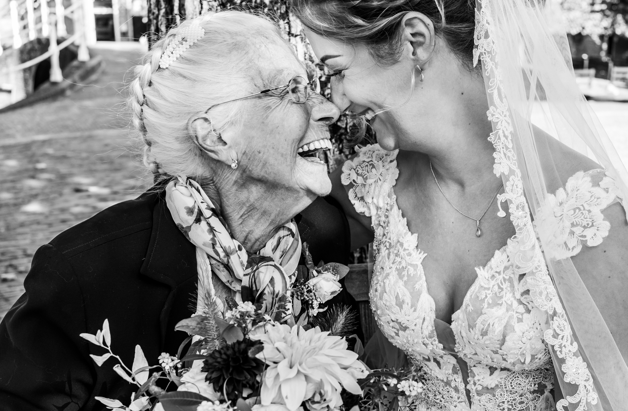 een bruid met haar oma, award winning foto